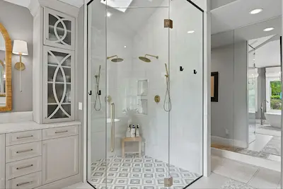 Angle Shower