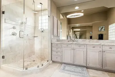 Angle Shower